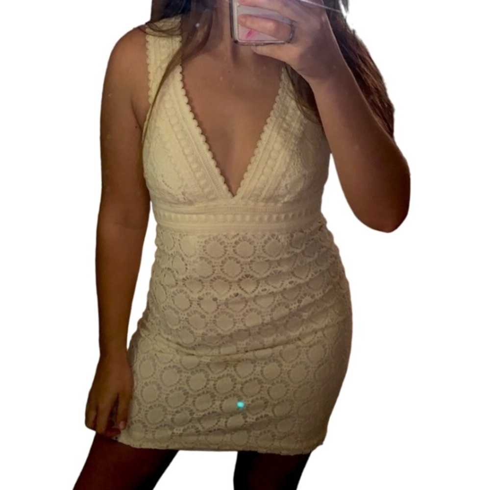 Host Pick! Trina Turk Los Angeles White Lace Dress
